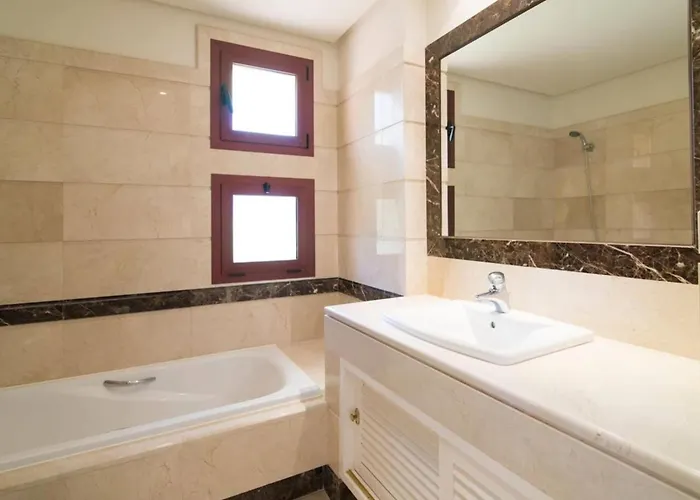 Lejlighed Penthouse In Marbella, Beachfront