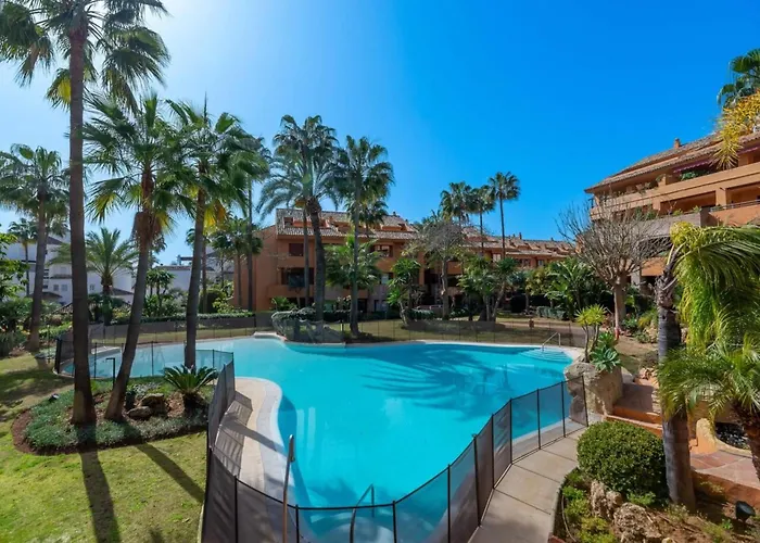 Penthouse In Marbella, Beachfront Lejlighed *