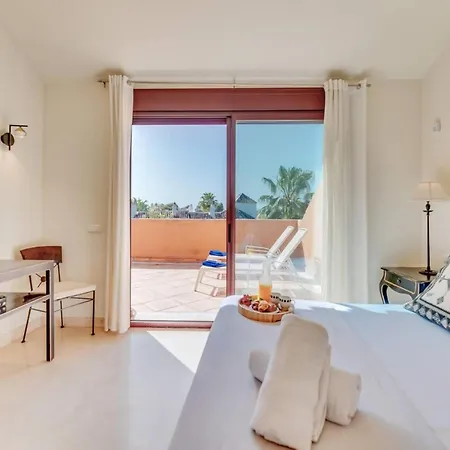 Penthouse In Marbella, Beachfront Lejlighed