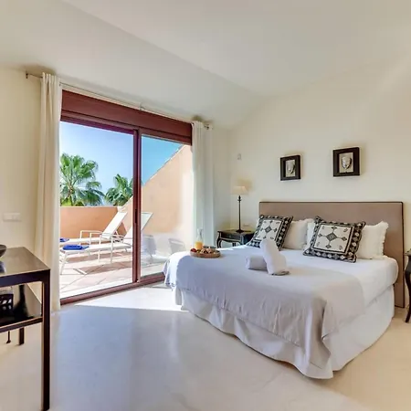 Penthouse In Marbella, Beachfront Lejlighed