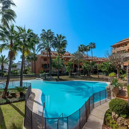 Penthouse In Marbella, Beachfront Lejlighed *