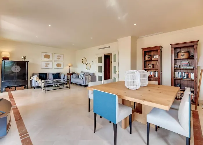 Penthouse In Marbella, Beachfront شقة ماربيا