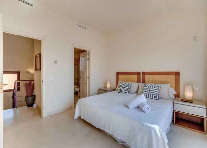 Penthouse In Marbella, Beachfront شقة *