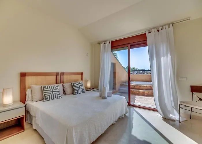 Penthouse In Marbella, Beachfront شقة *