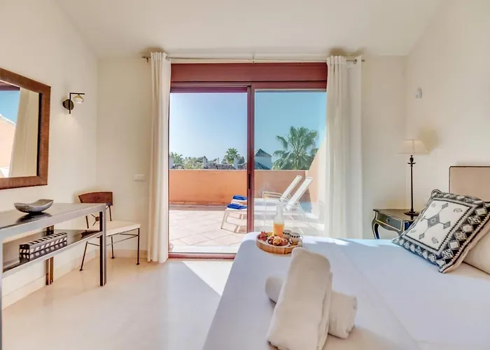 Penthouse In Marbella, Beachfront شقة